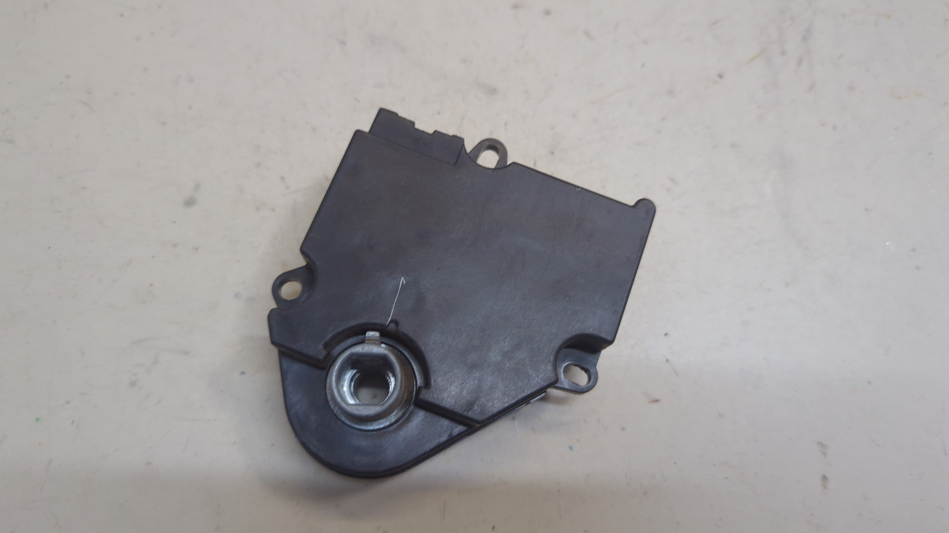 Моторчик заслонки печки