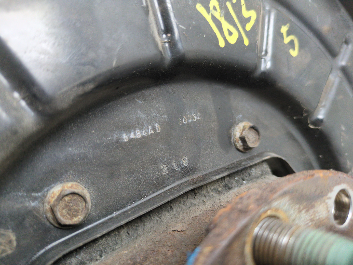 Кулак поворотный задний левый