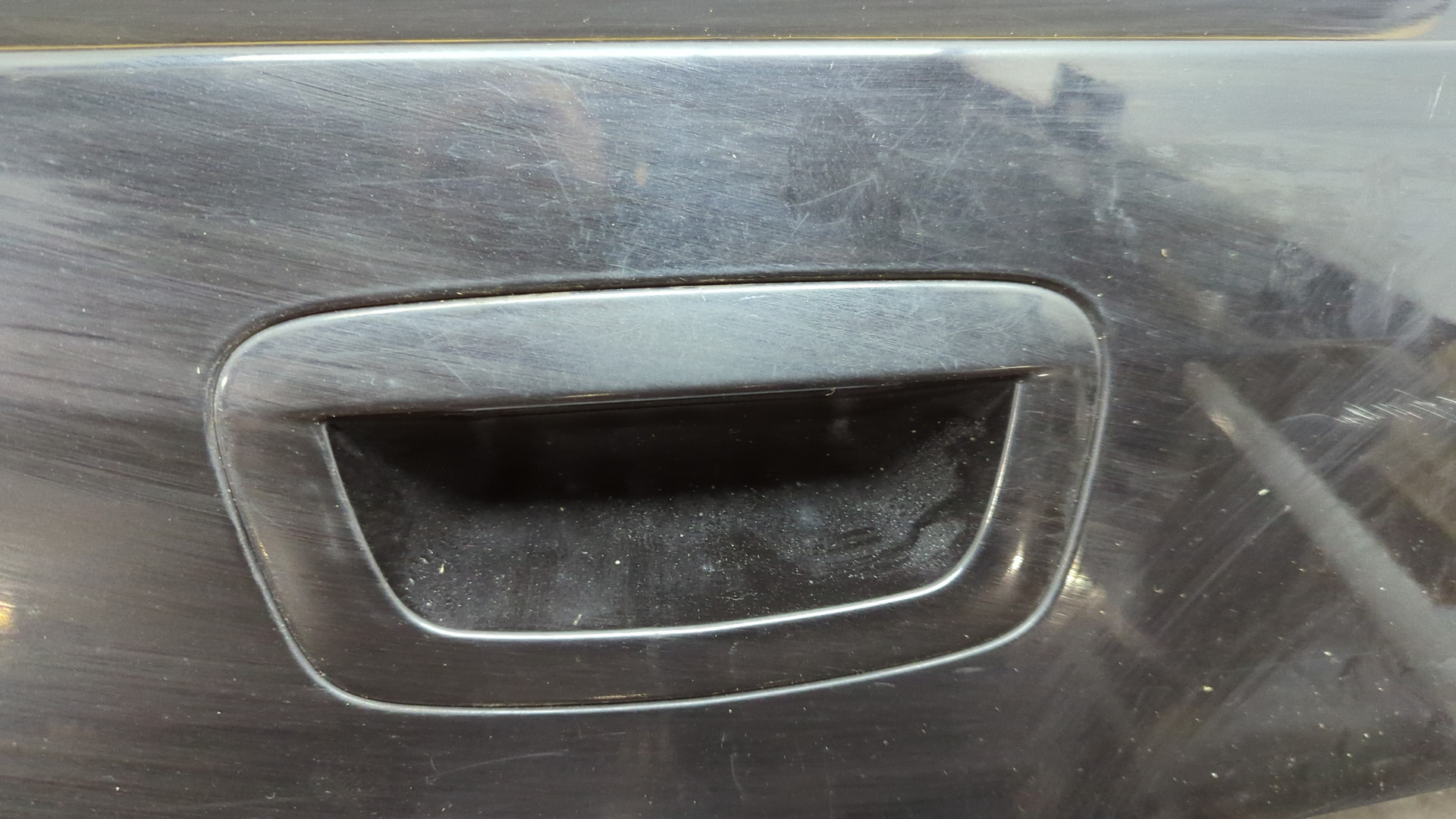 Дверь багажника