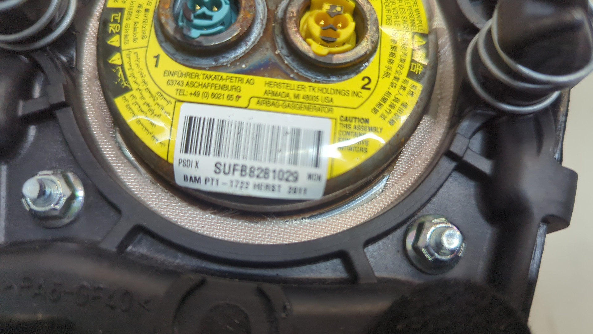 Подушка безопасности в рулевое колесо