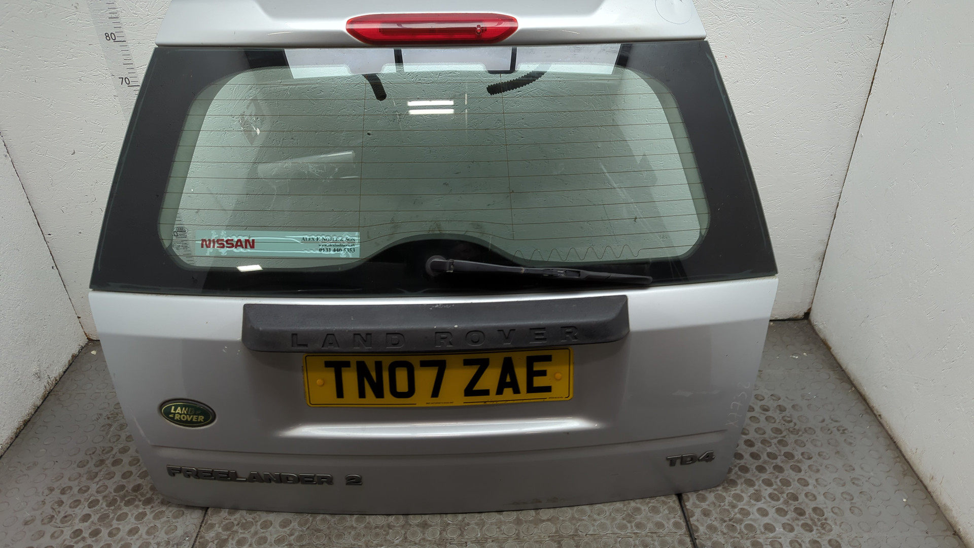 Дверь багажника