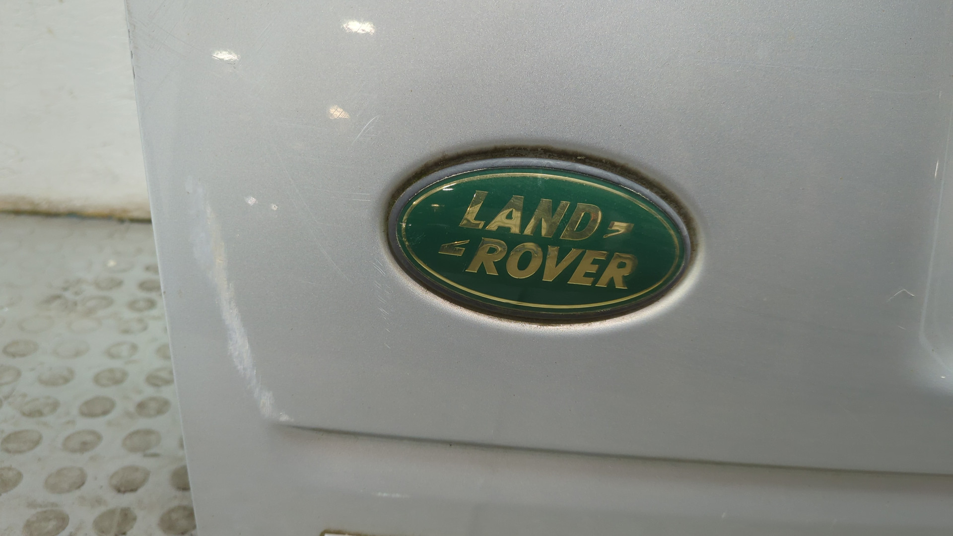 Дверь багажника