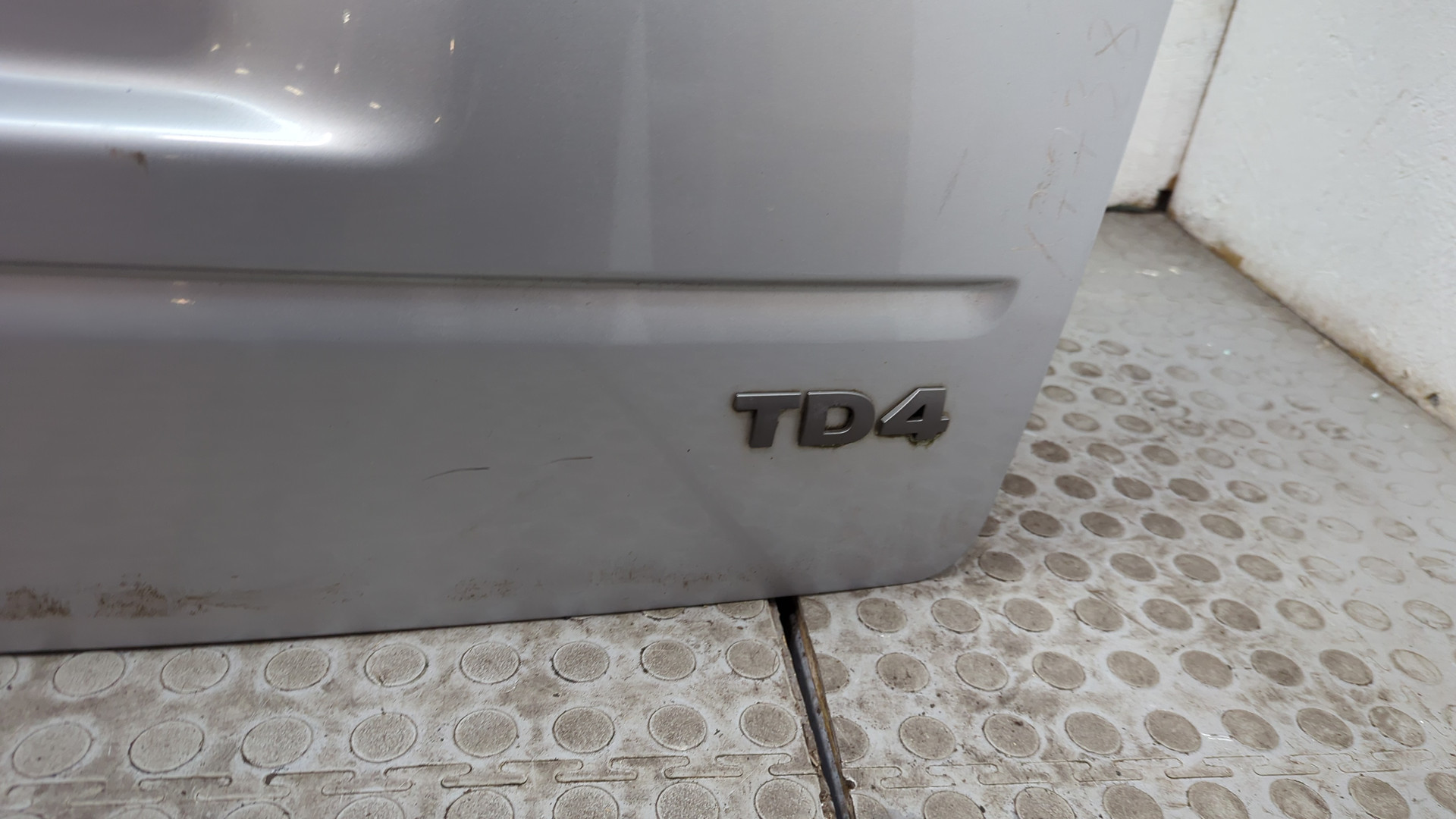 Дверь багажника