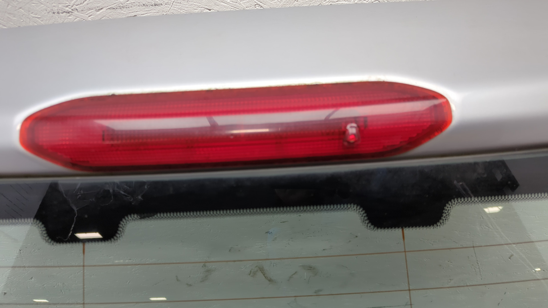 Дверь багажника