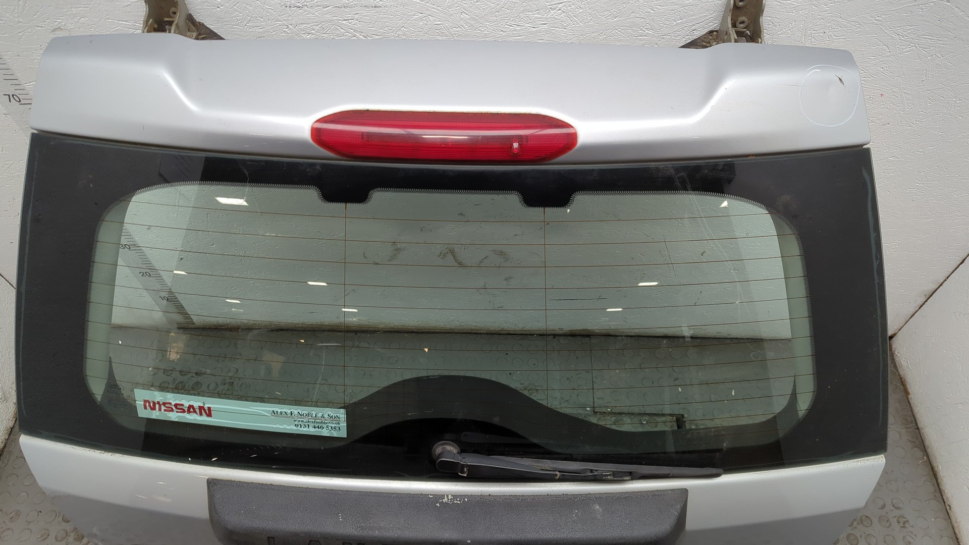 Дверь багажника