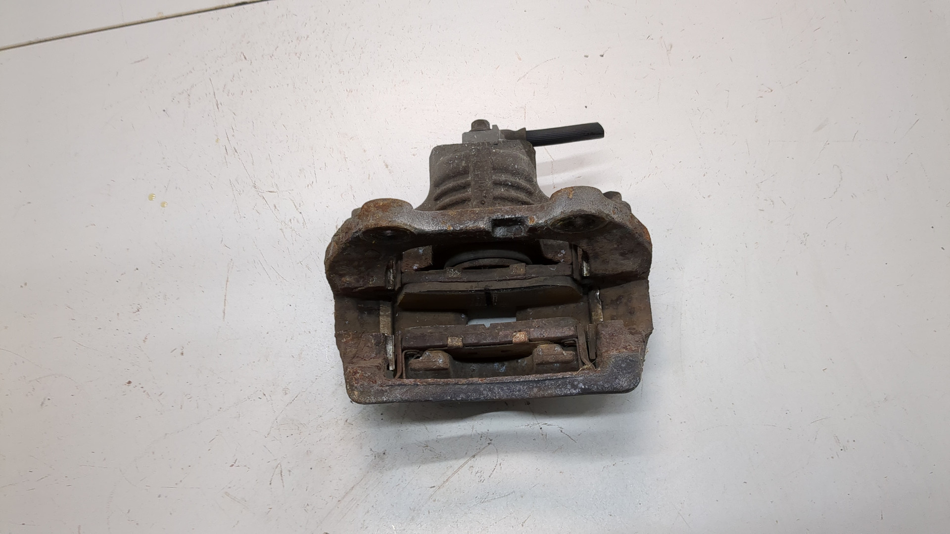 Суппорт передний правый