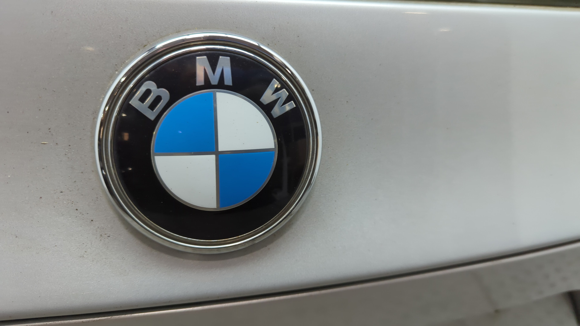 Дверь багажника