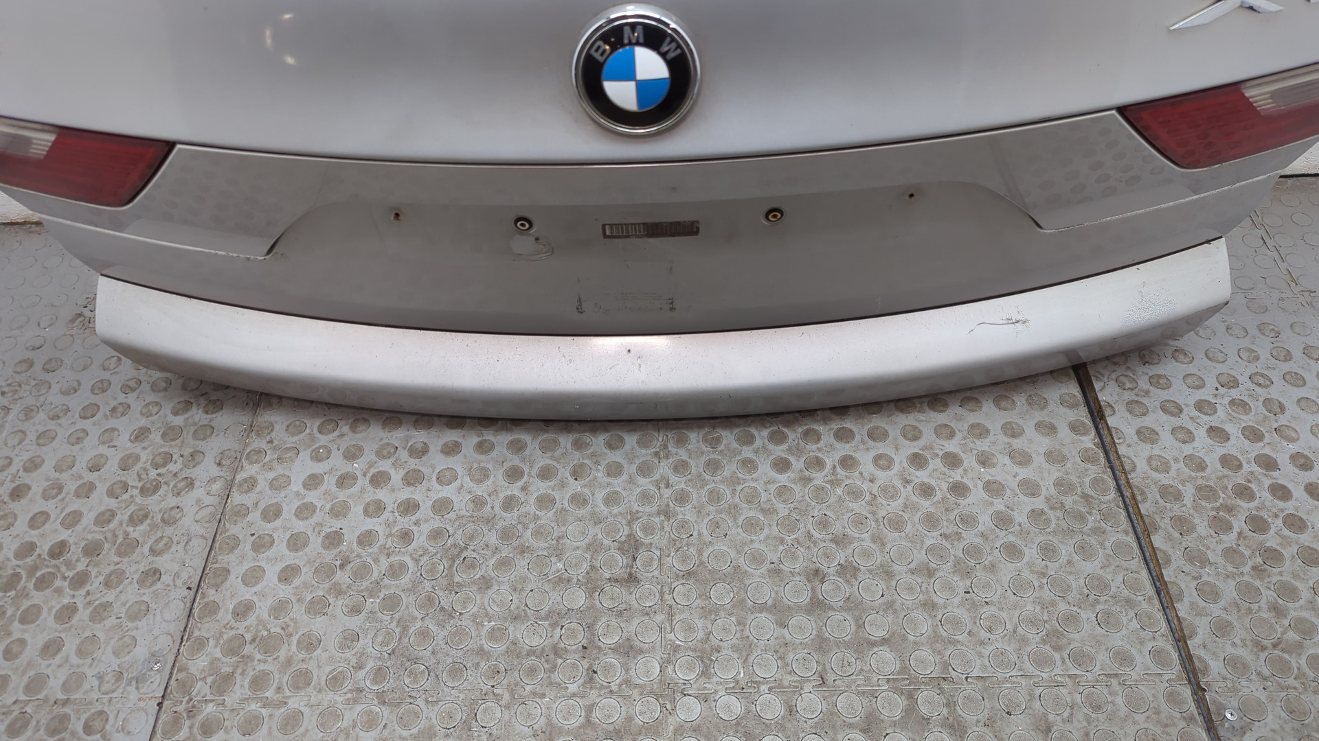 Дверь багажника