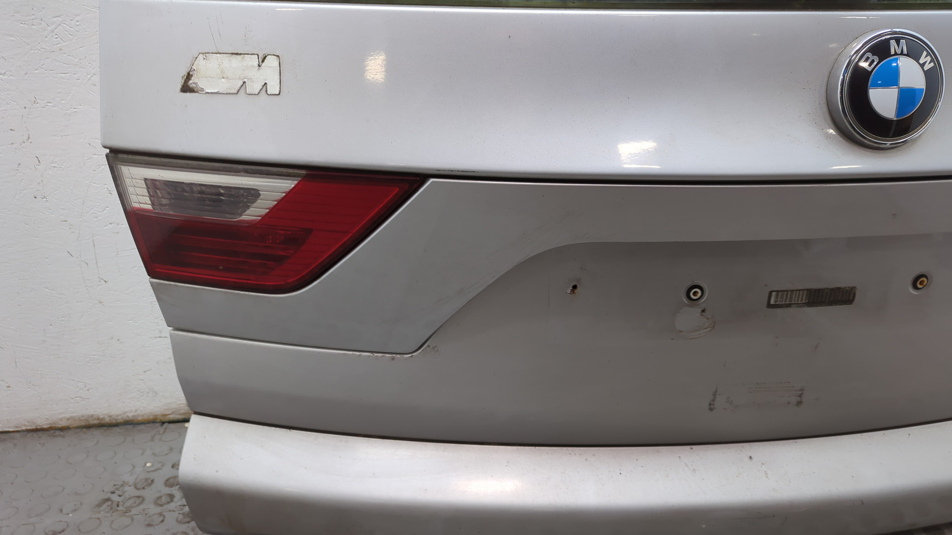 Дверь багажника