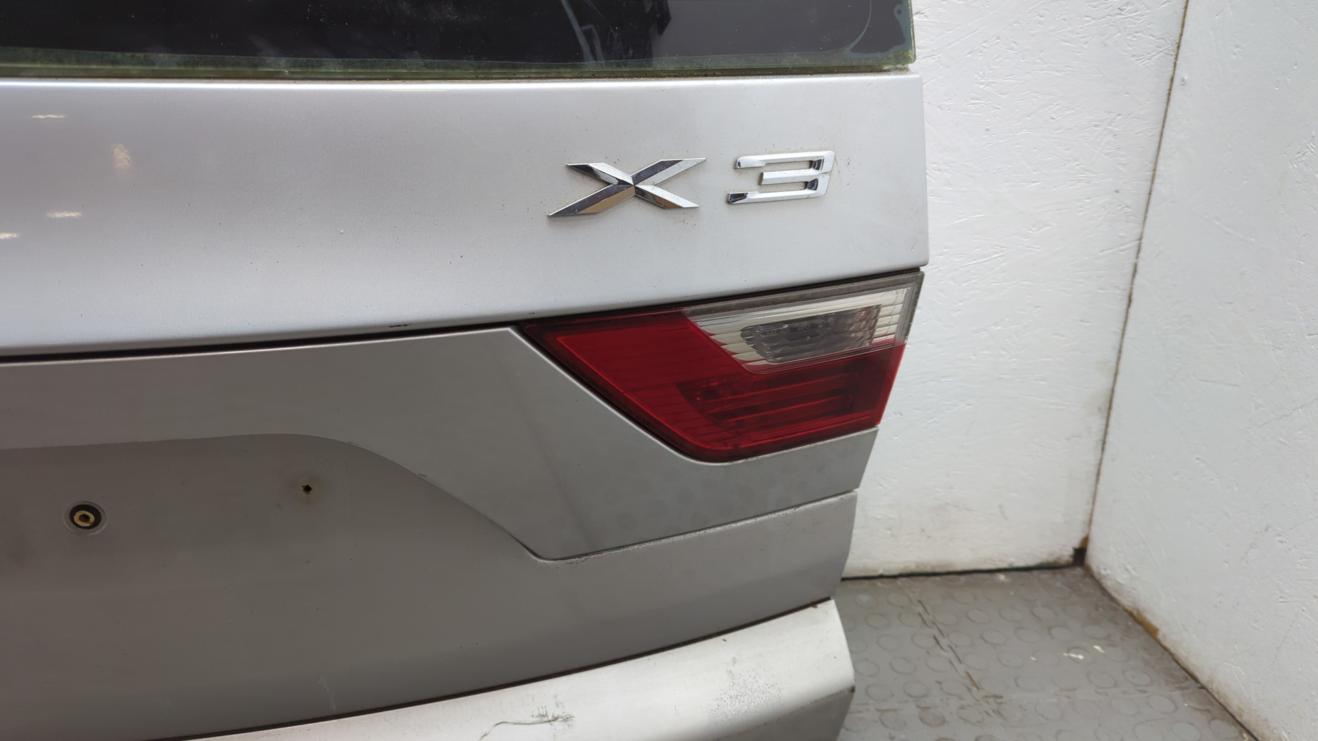 Дверь багажника