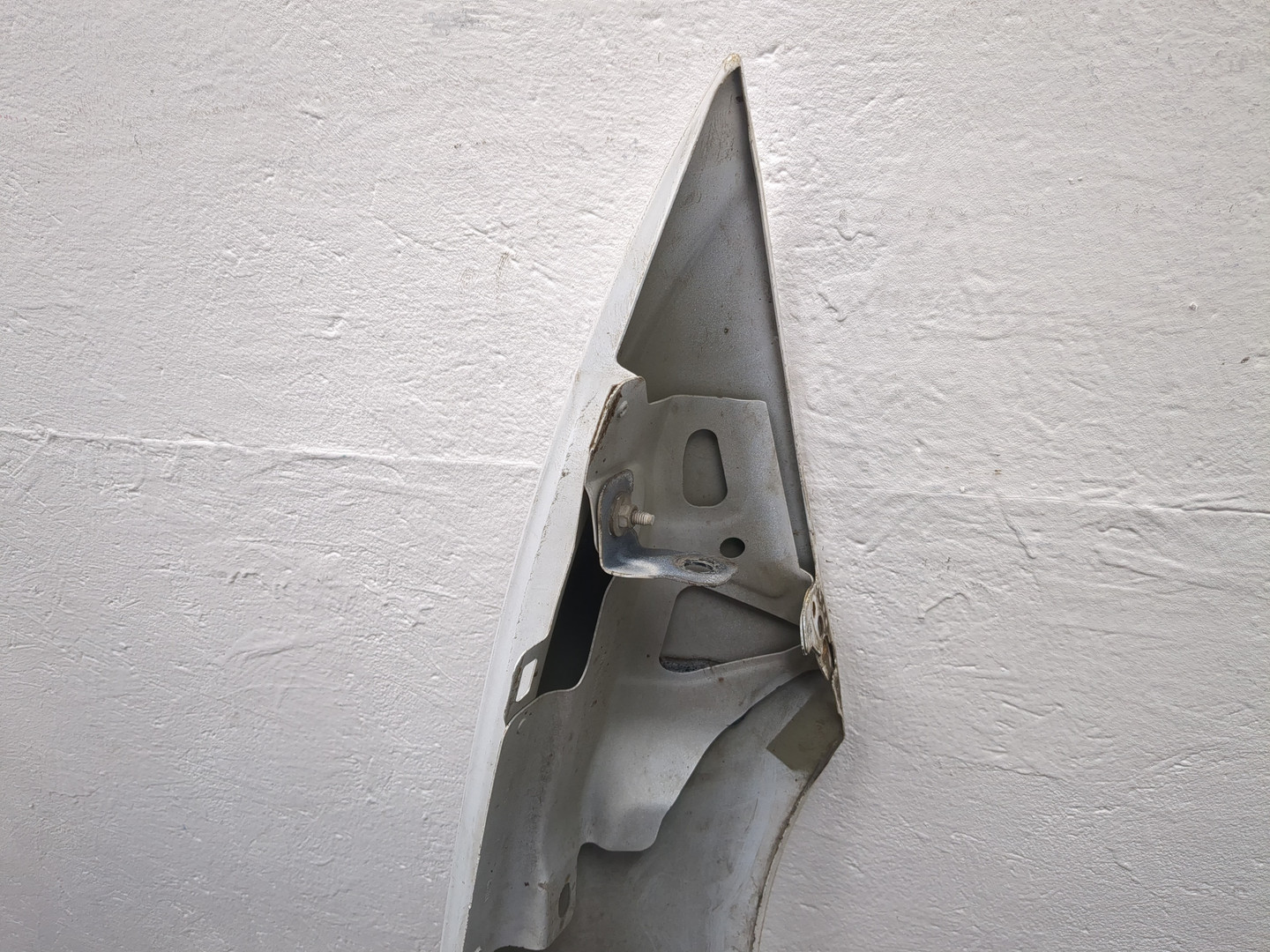 Крыло переднее левое