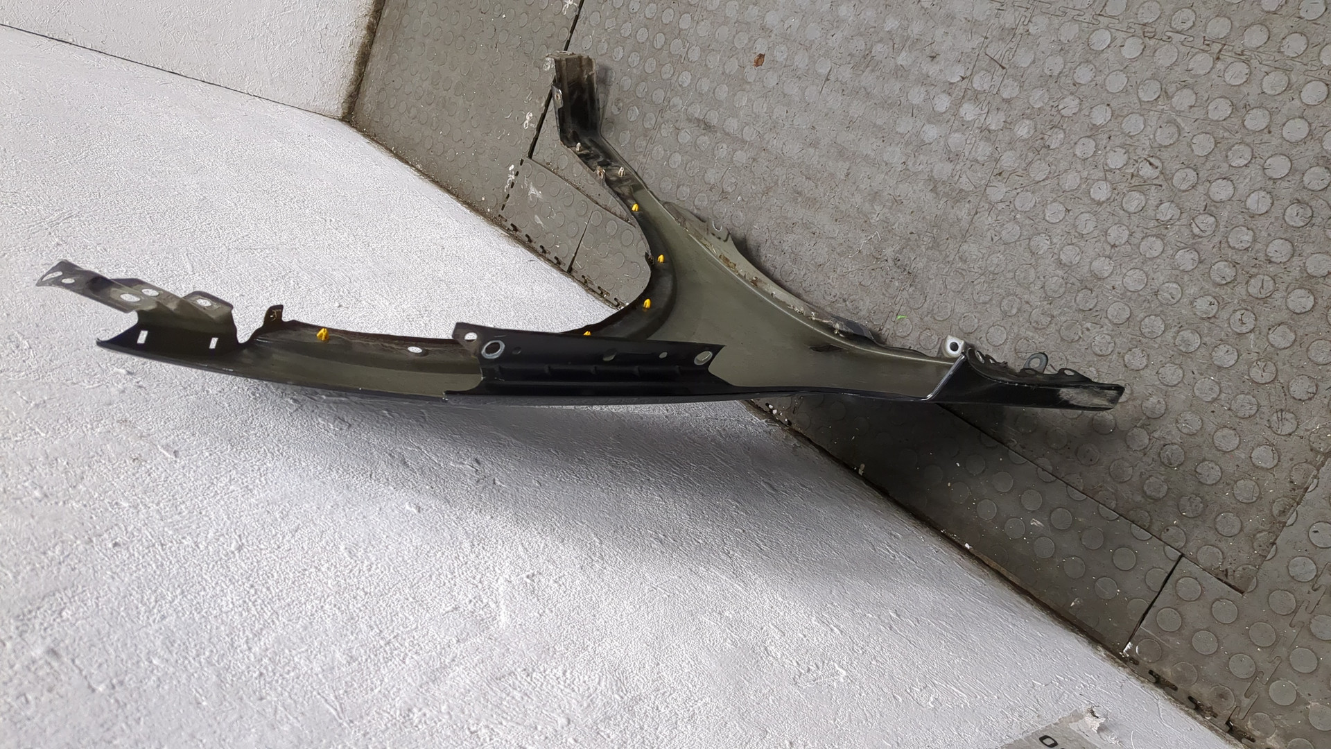 Крыло переднее левое