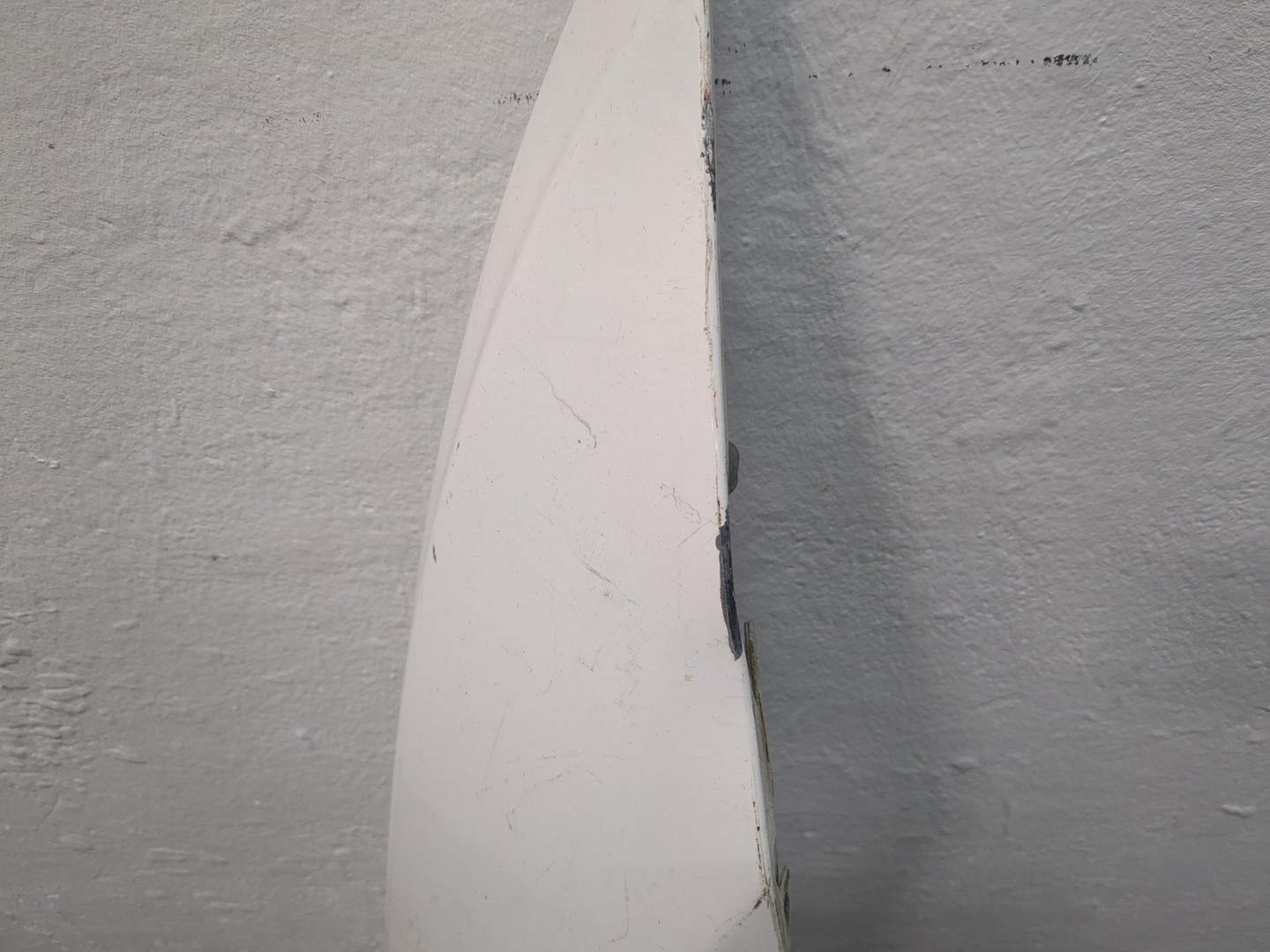 Крыло переднее правое