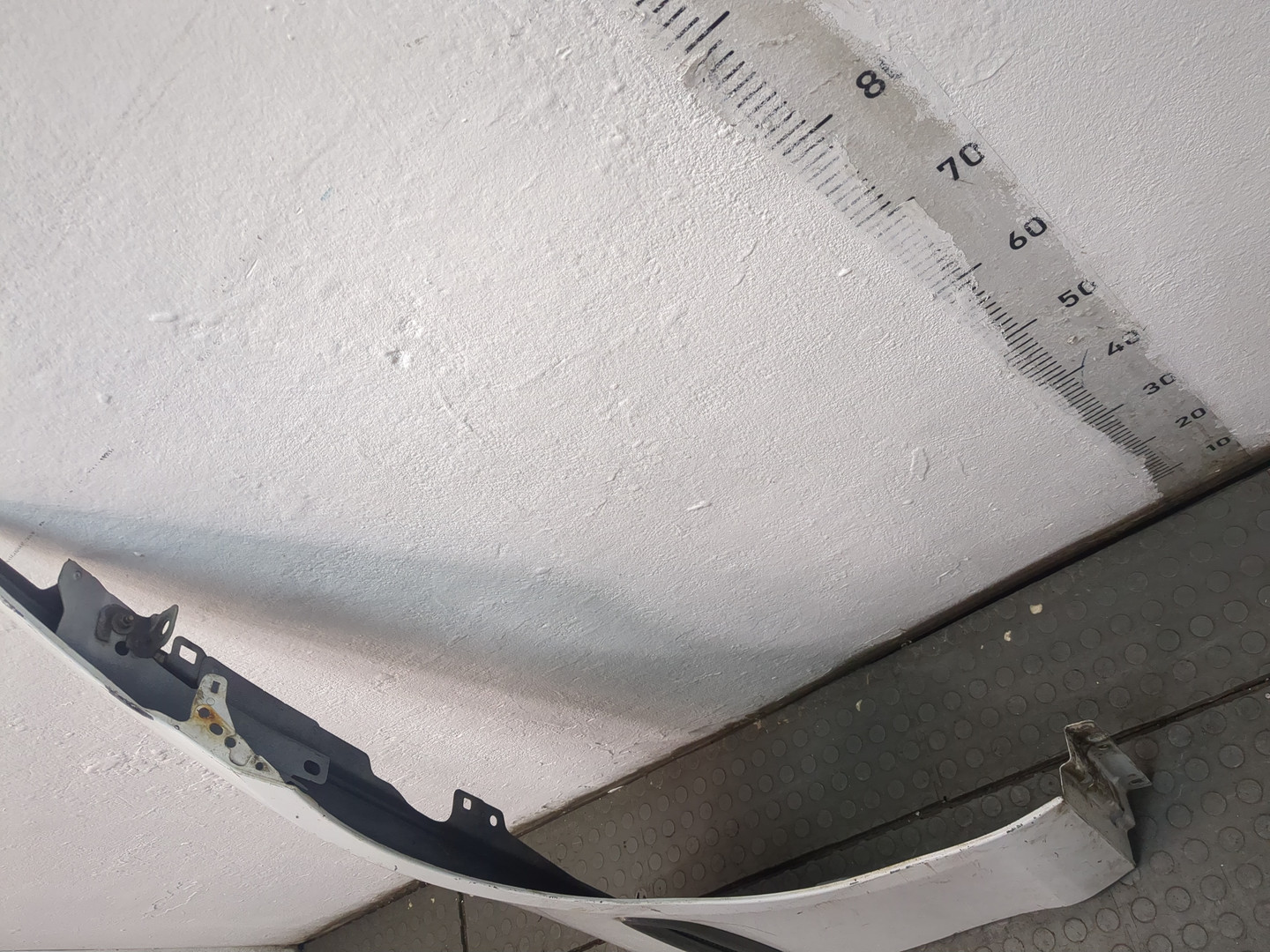 Крыло переднее правое