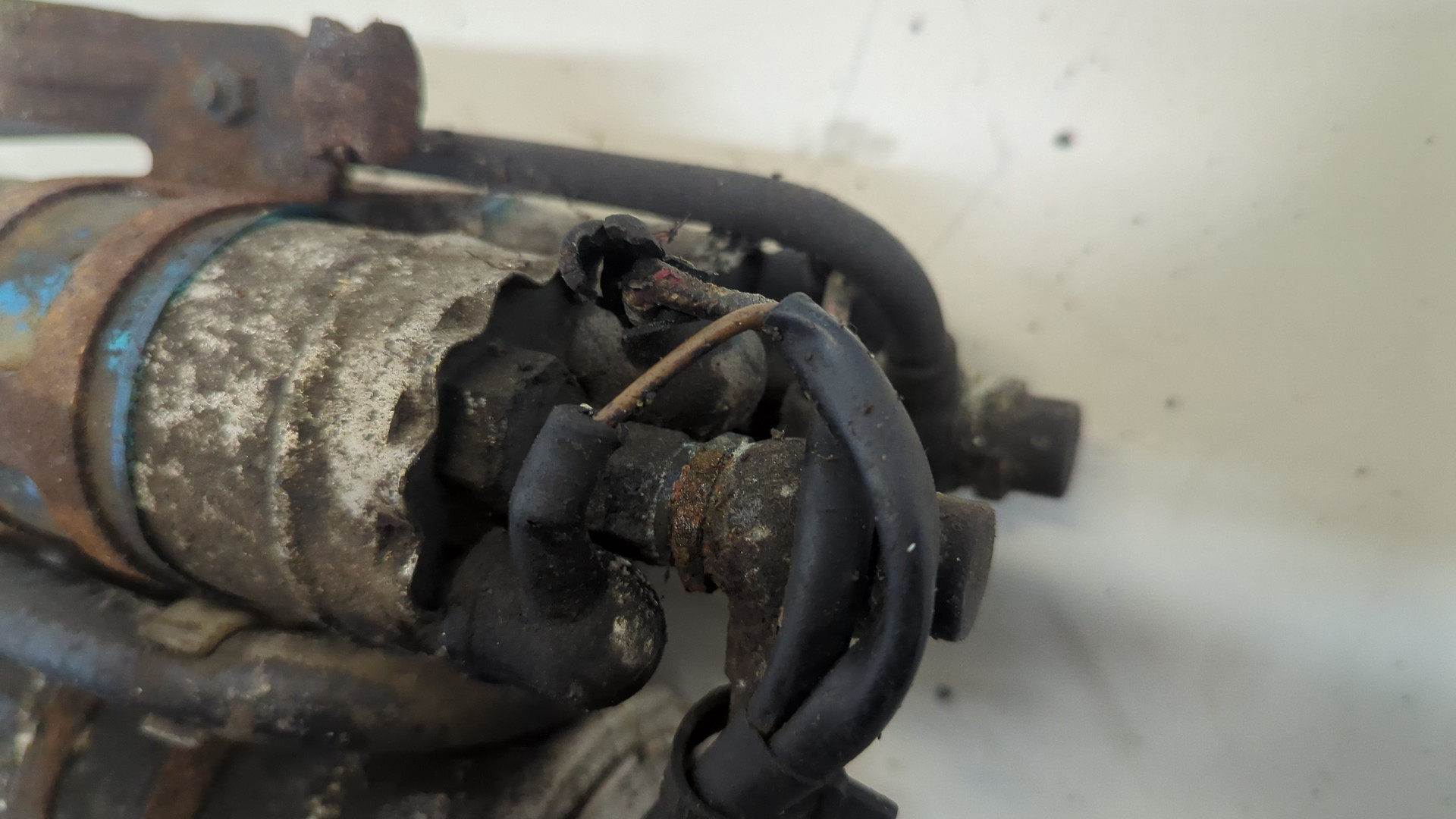 Насос топливный электрический