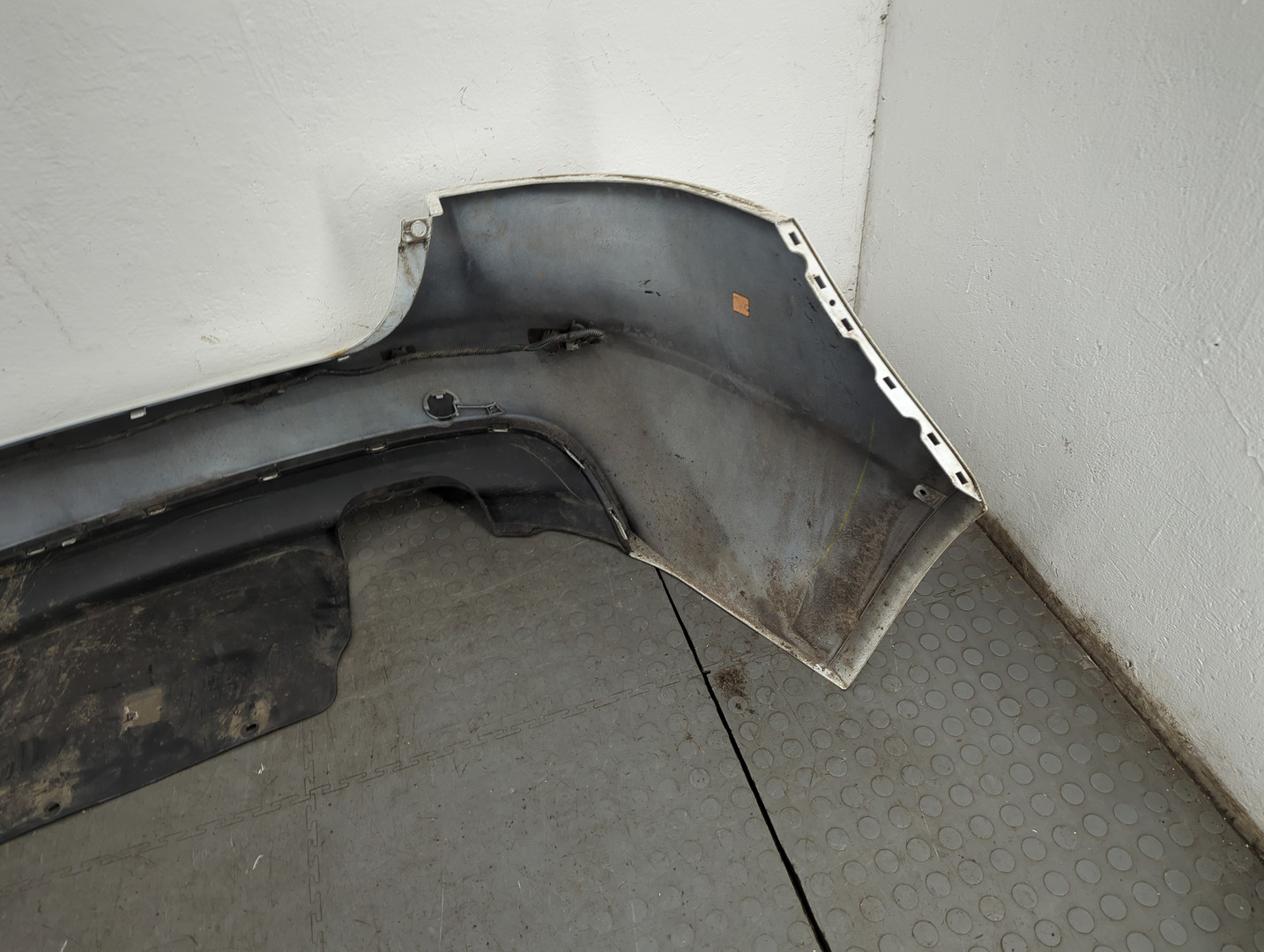 Бампер задний