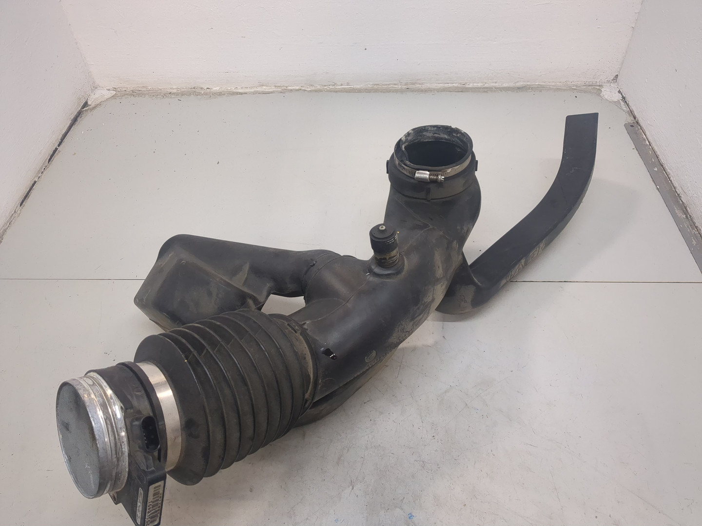 Патрубок воздушного фильтра