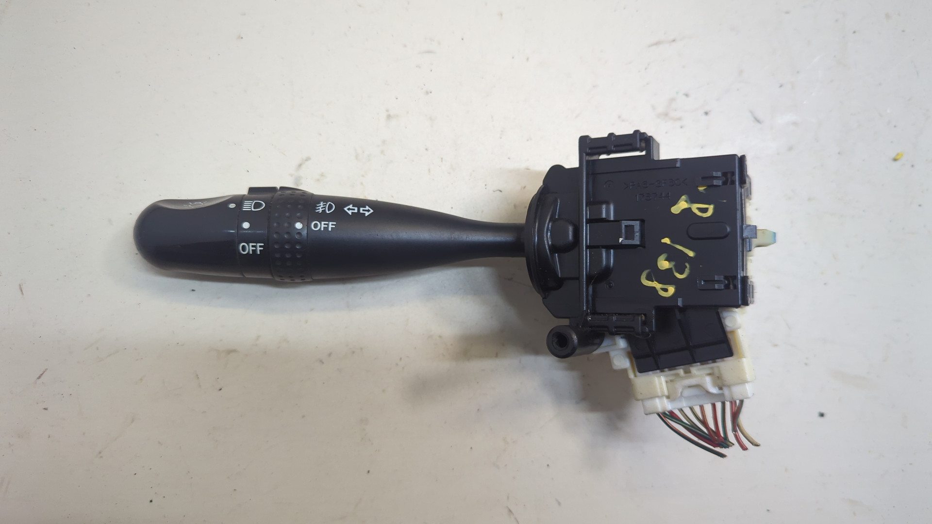 Переключатель поворотов подрулевой