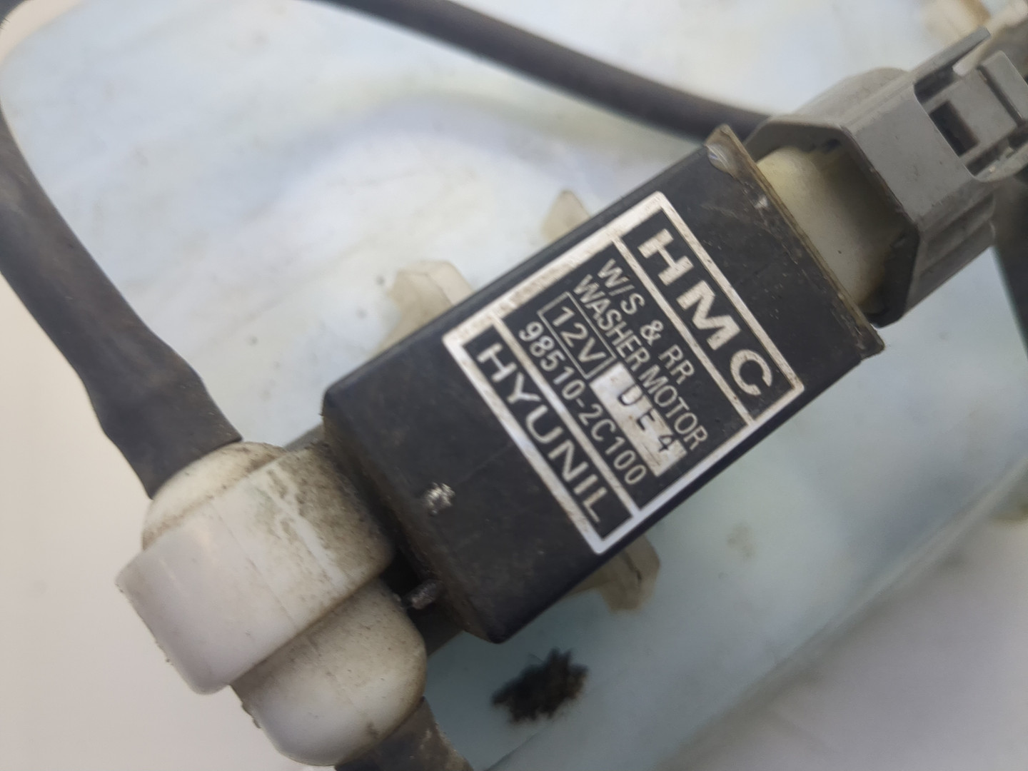 Бачок омывателя лобового стекла