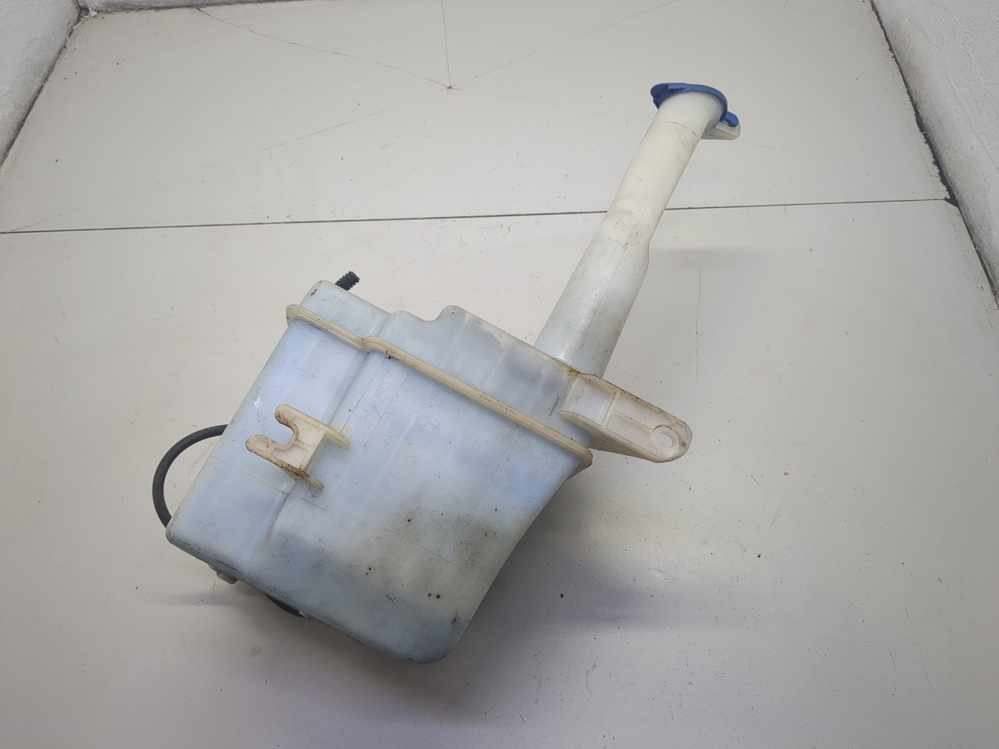 Бачок омывателя лобового стекла