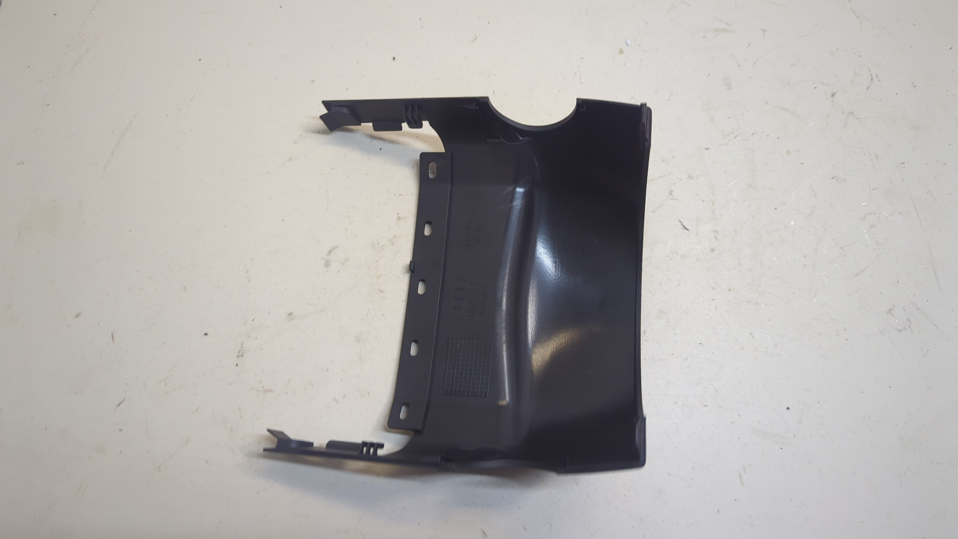 Кожух рулевой колонки