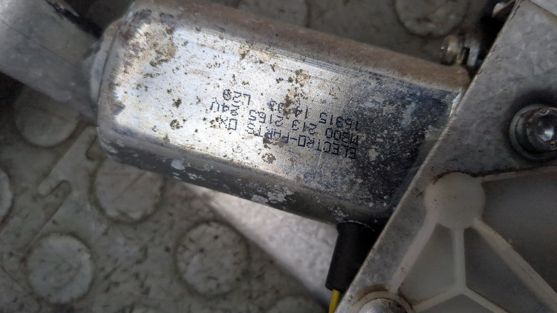 Стеклоподъемник электр. передний правый