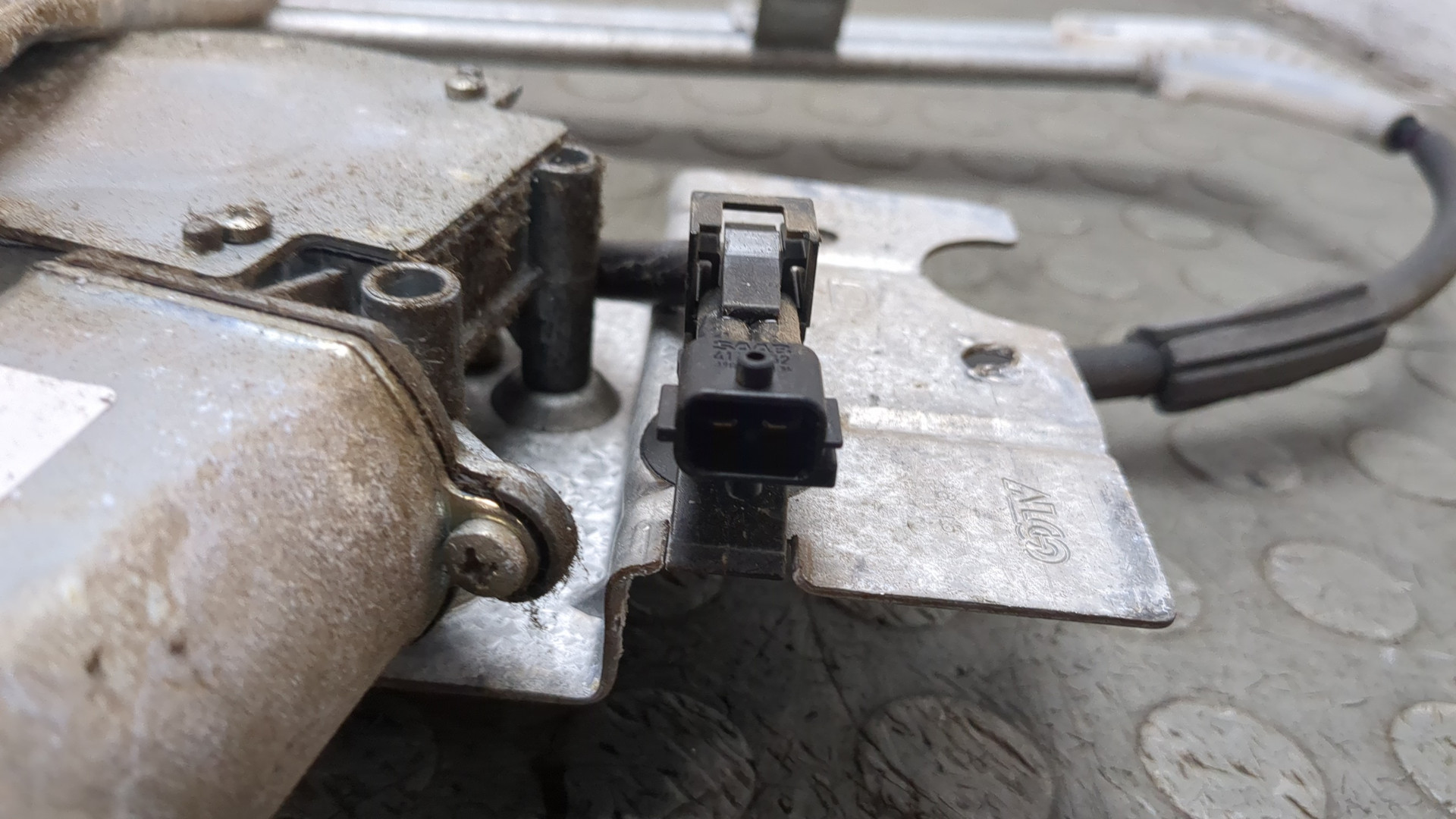 Стеклоподъемник электр. передний правый