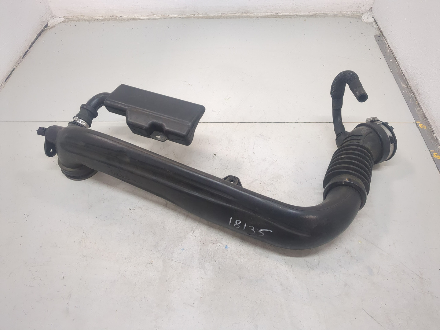 Патрубок воздушного фильтра