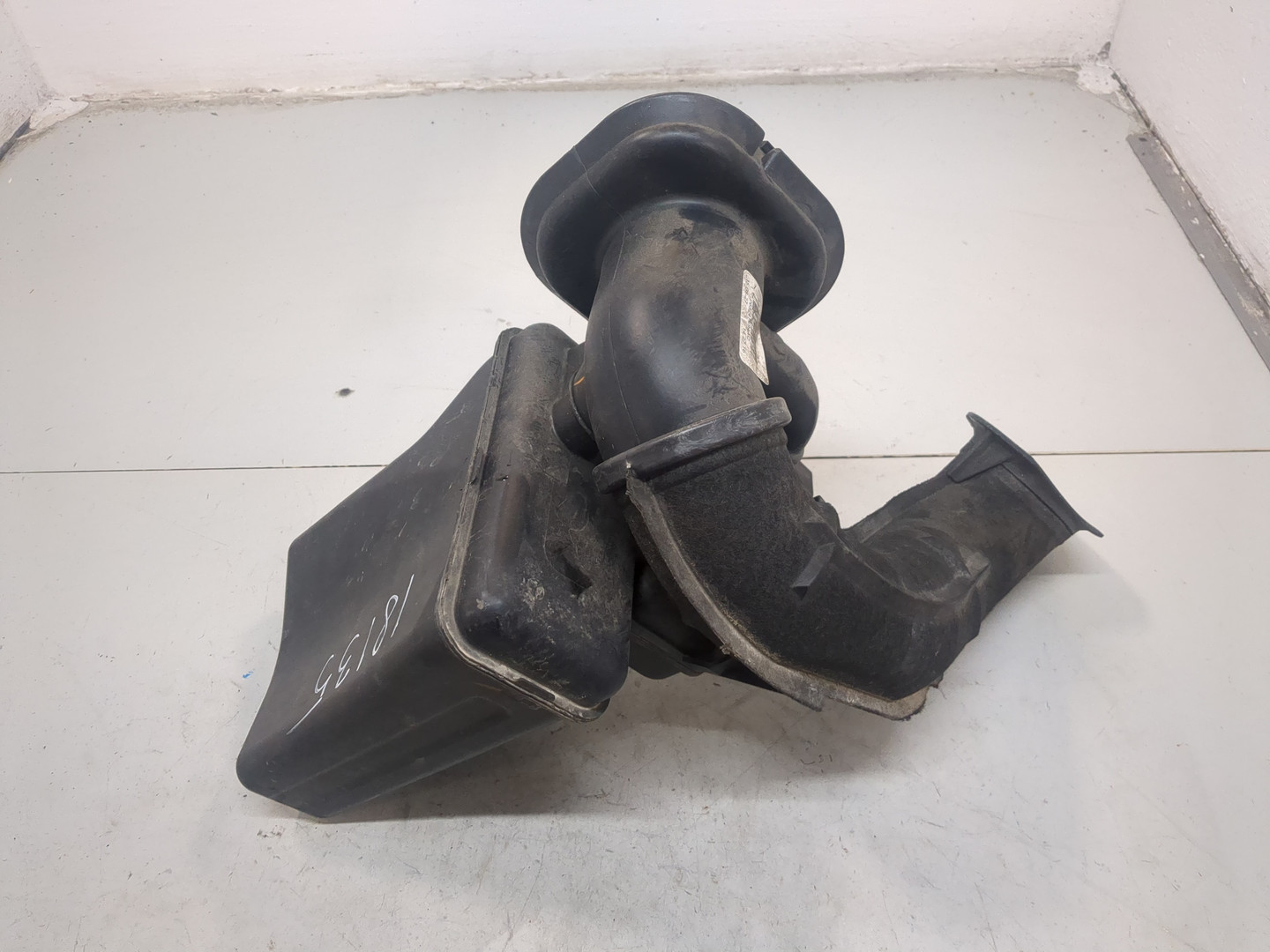 Резонатор воздушного фильтра