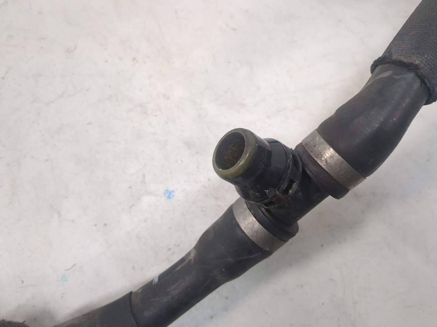 Шланг системы охлаждения