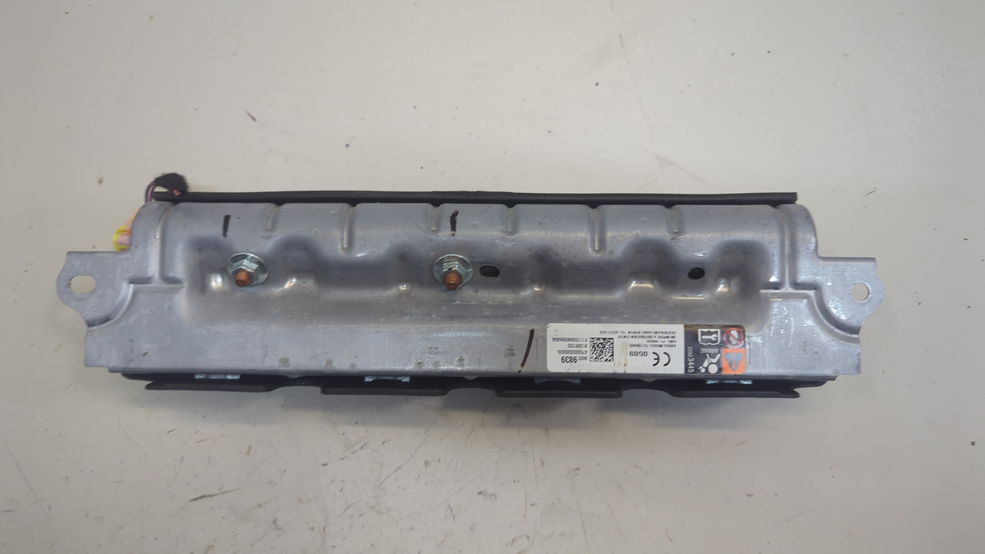 Подушка безопасности нижняя (для колен)