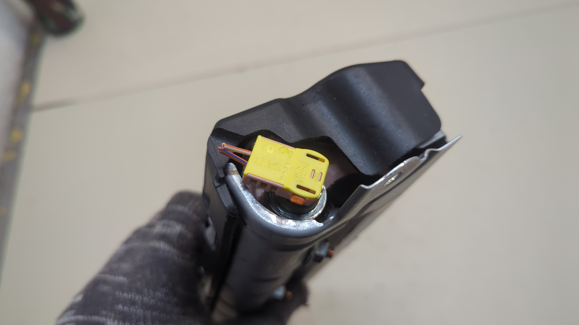 Подушка безопасности нижняя (для колен)