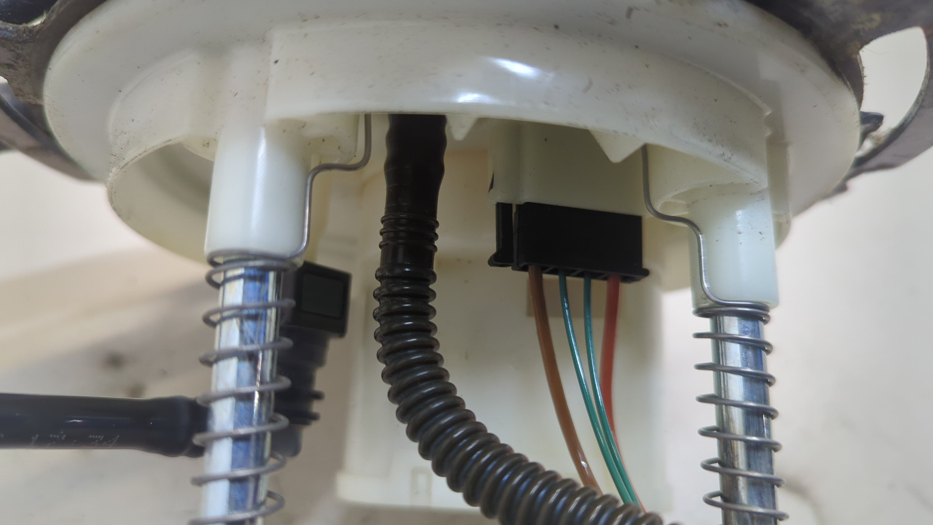 Насос топливный электрический