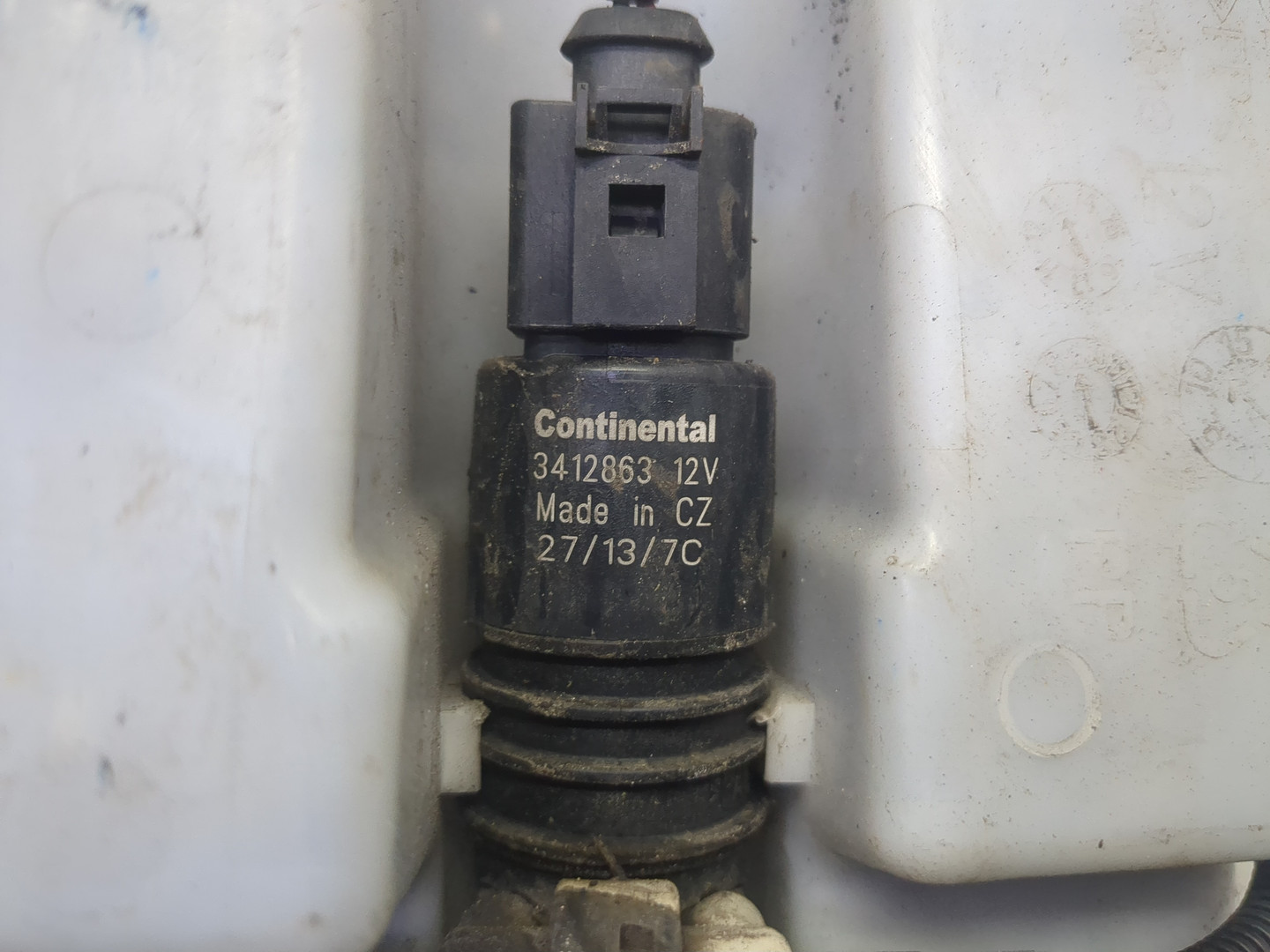 Бачок омывателя лобового стекла