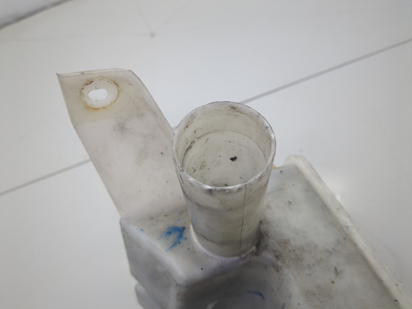 Бачок омывателя лобового стекла