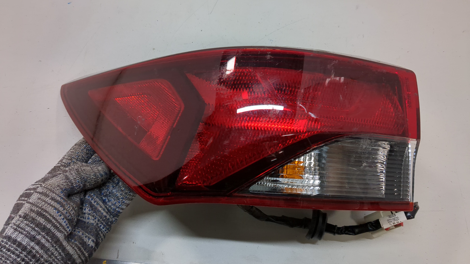 Фонарь задний левый