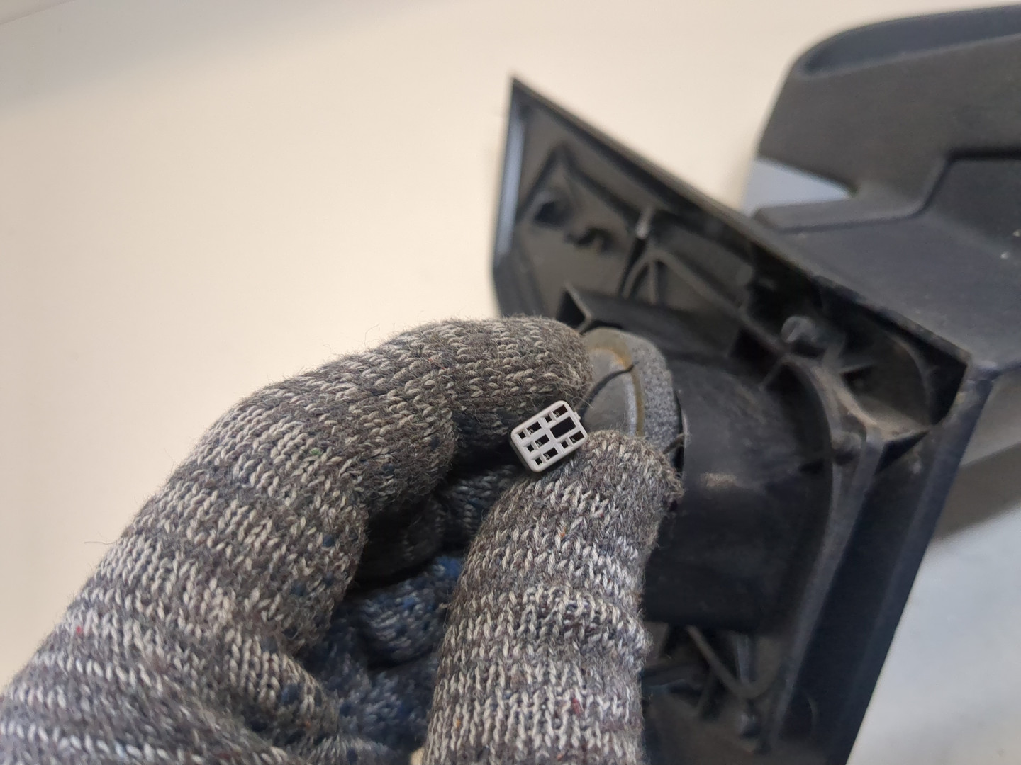 Зеркало правое электрическое