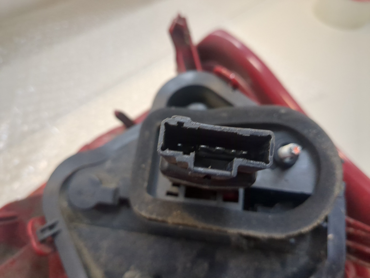 Фонарь задний левый