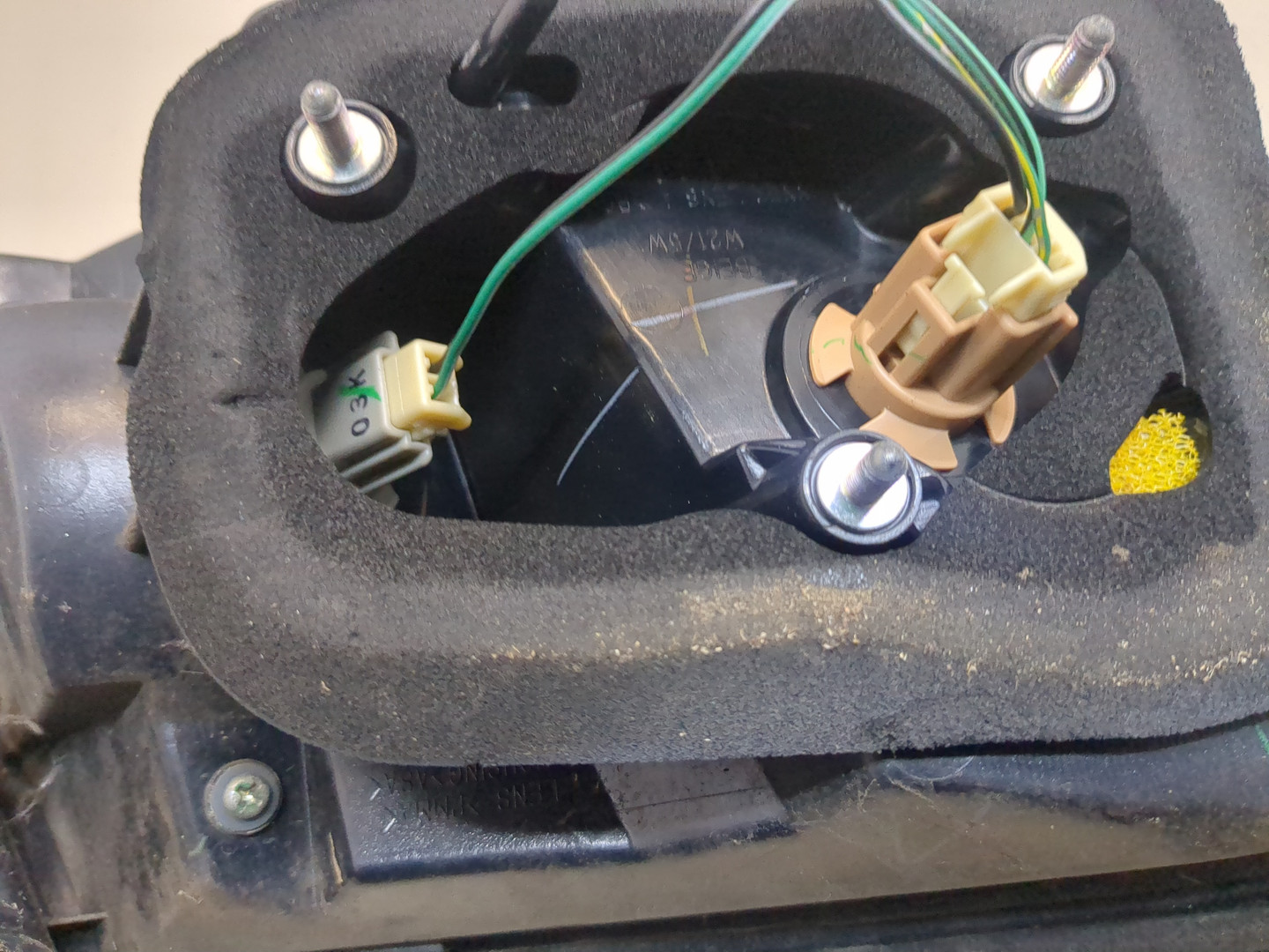 Фонарь задний правый