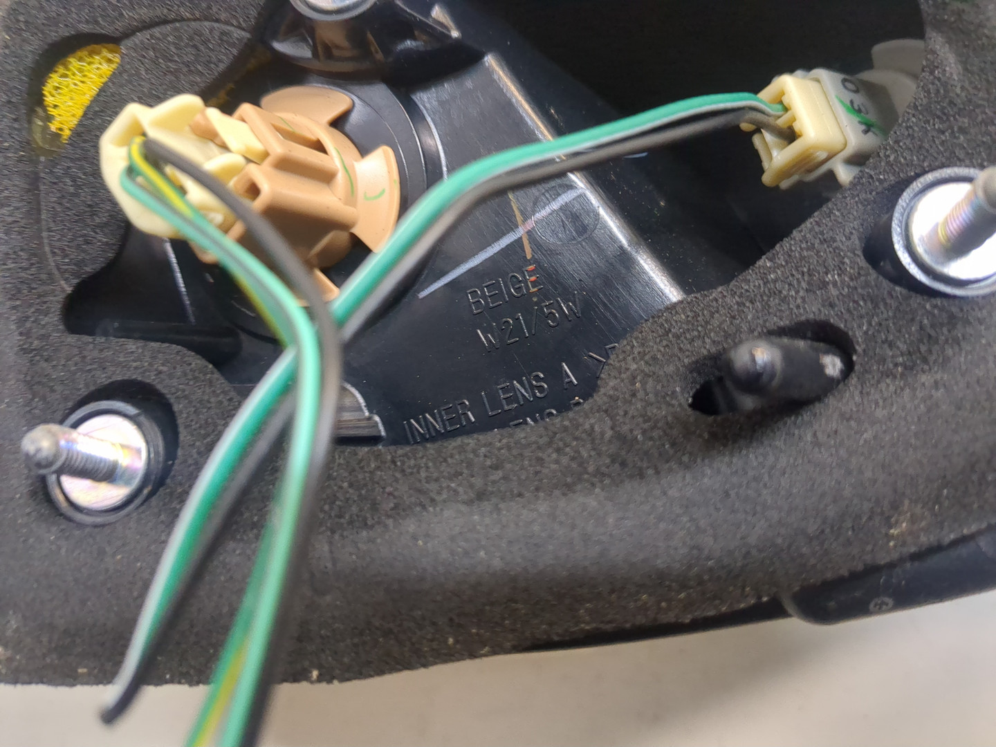 Фонарь задний правый