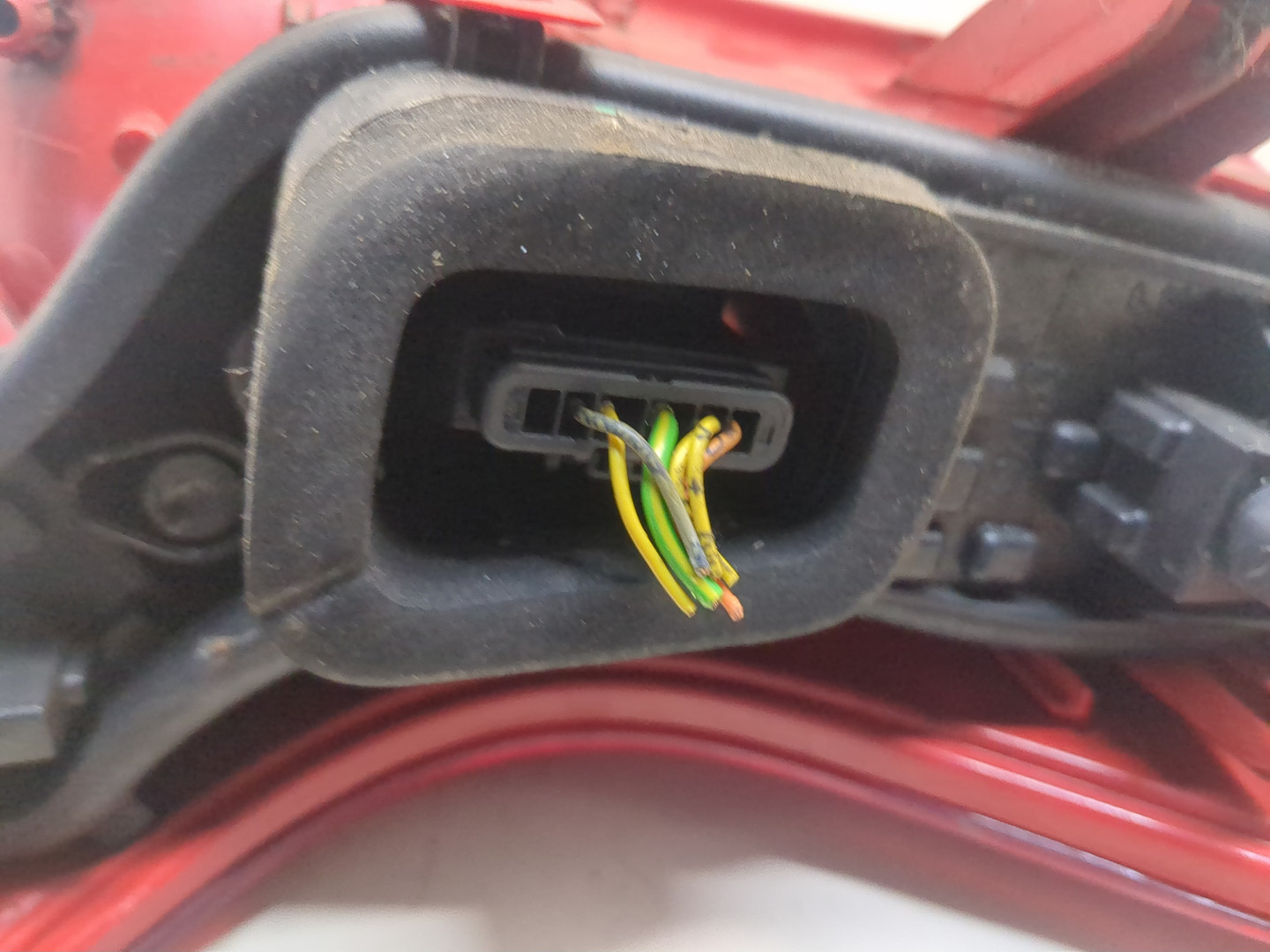 Фонарь задний левый