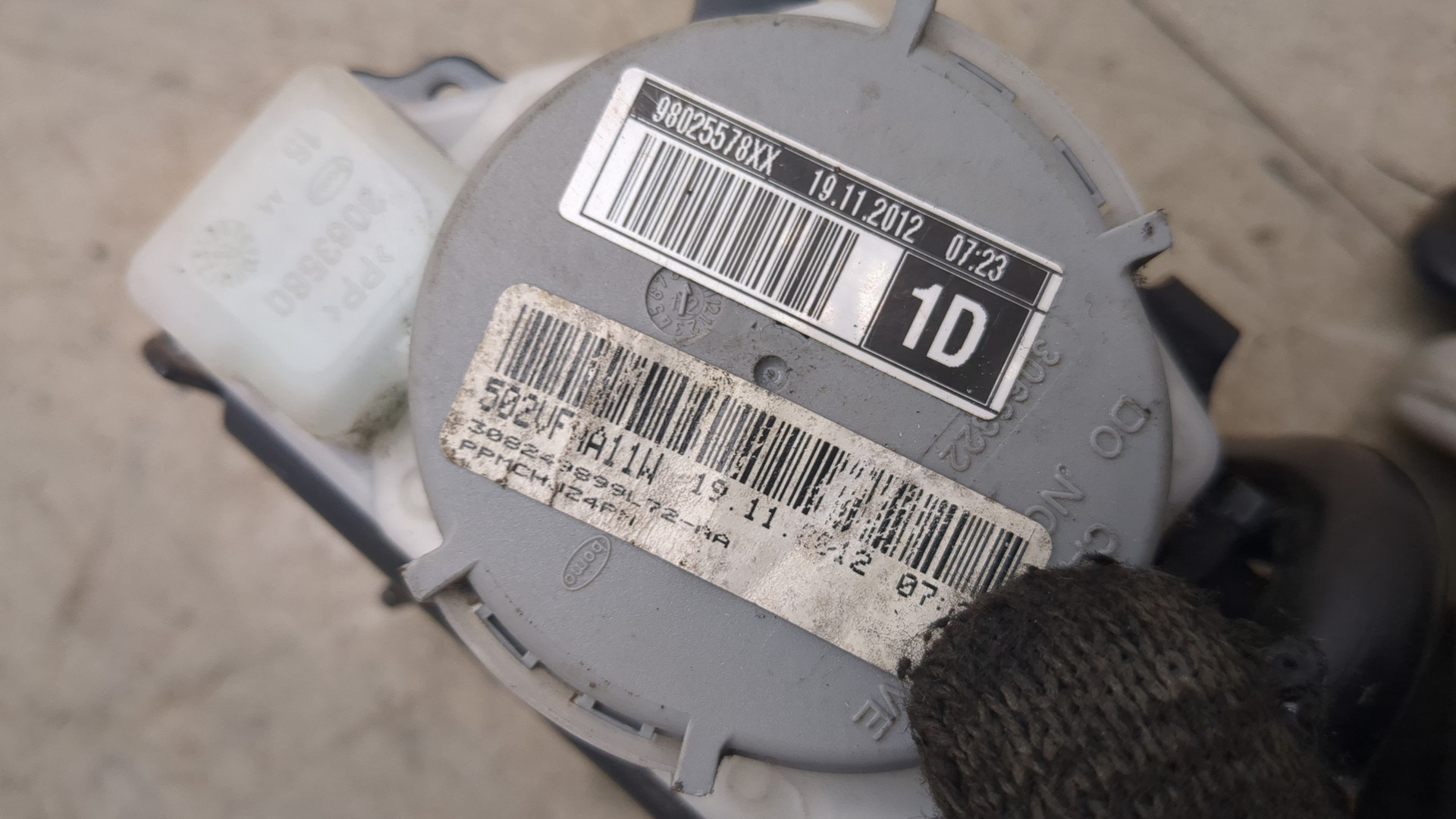 Ремень безопасности