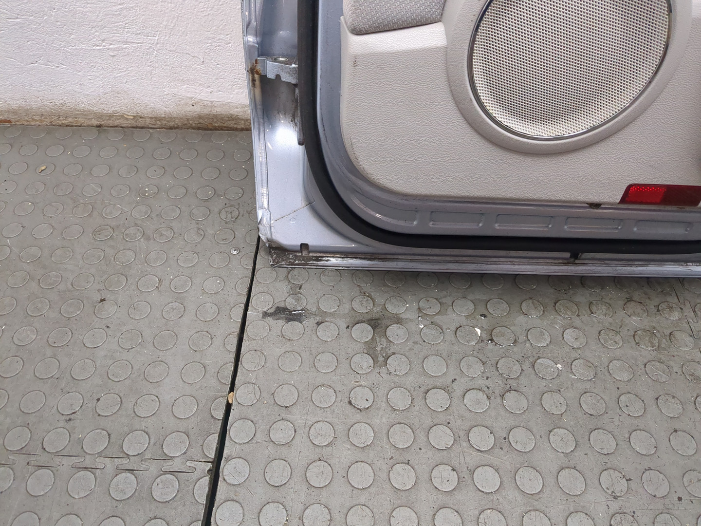 Дверь задняя правая