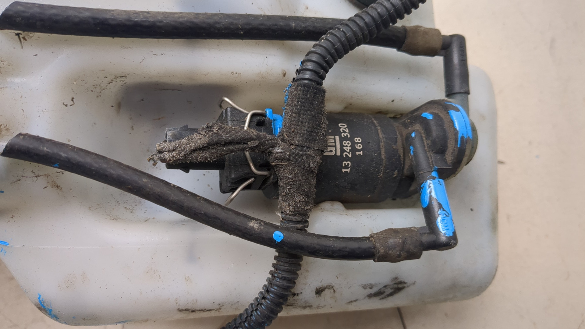 Бачок омывателя лобового стекла