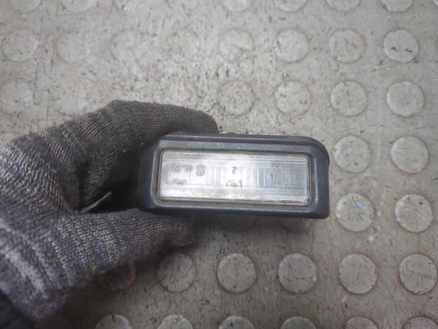 Фонарь подсветки номера