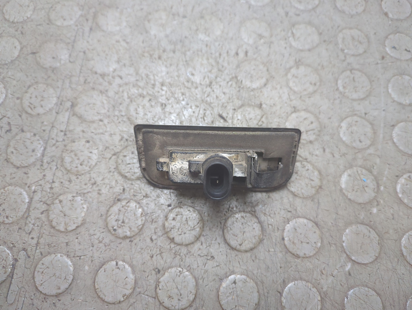 Фонарь подсветки номера