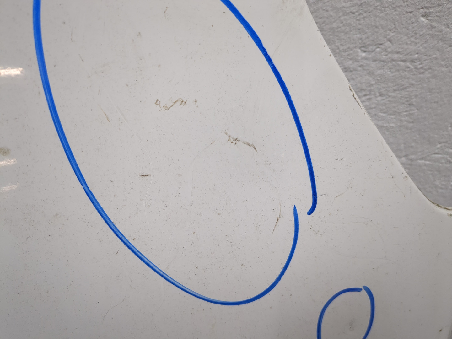 Крыло переднее левое