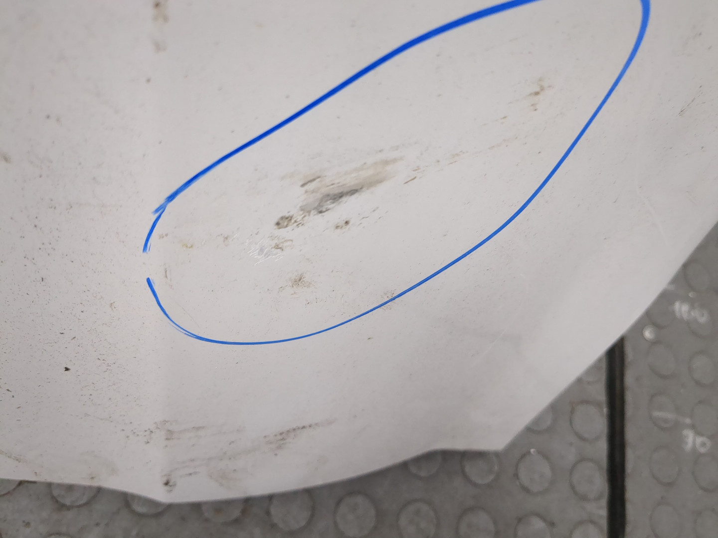 Крыло переднее левое