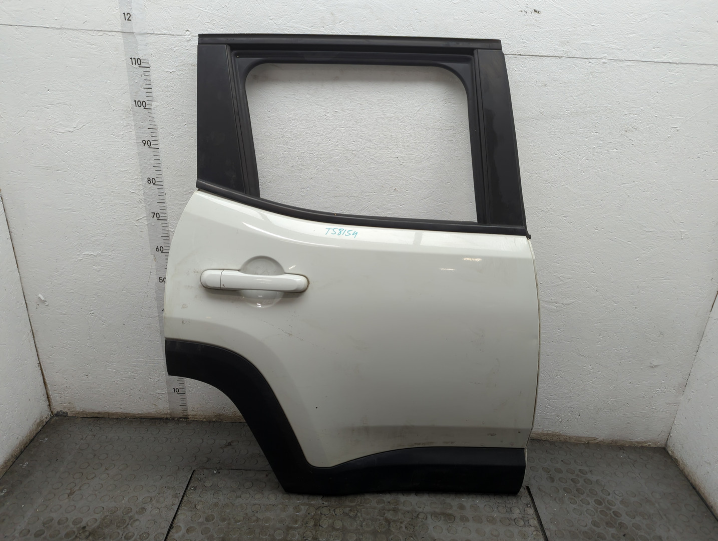 Дверь задняя правая