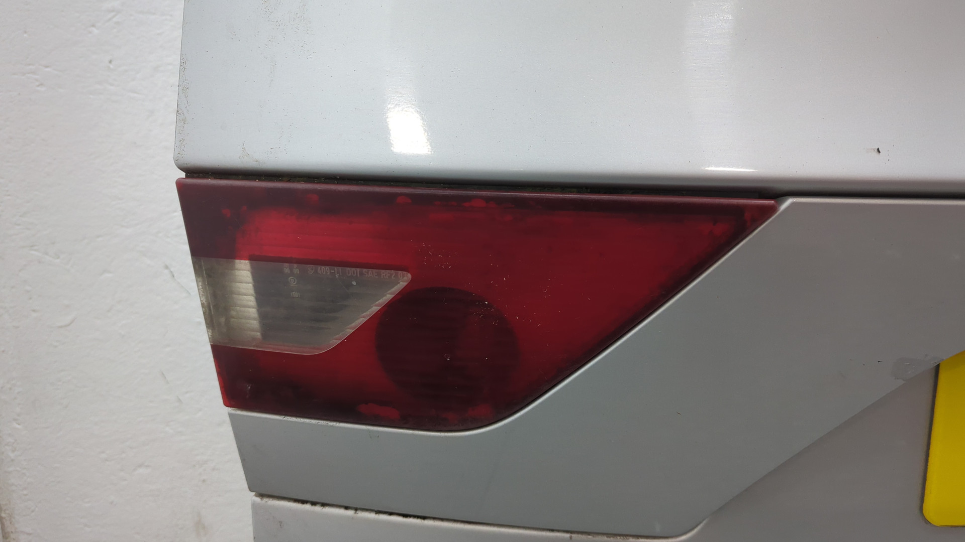 Дверь багажника